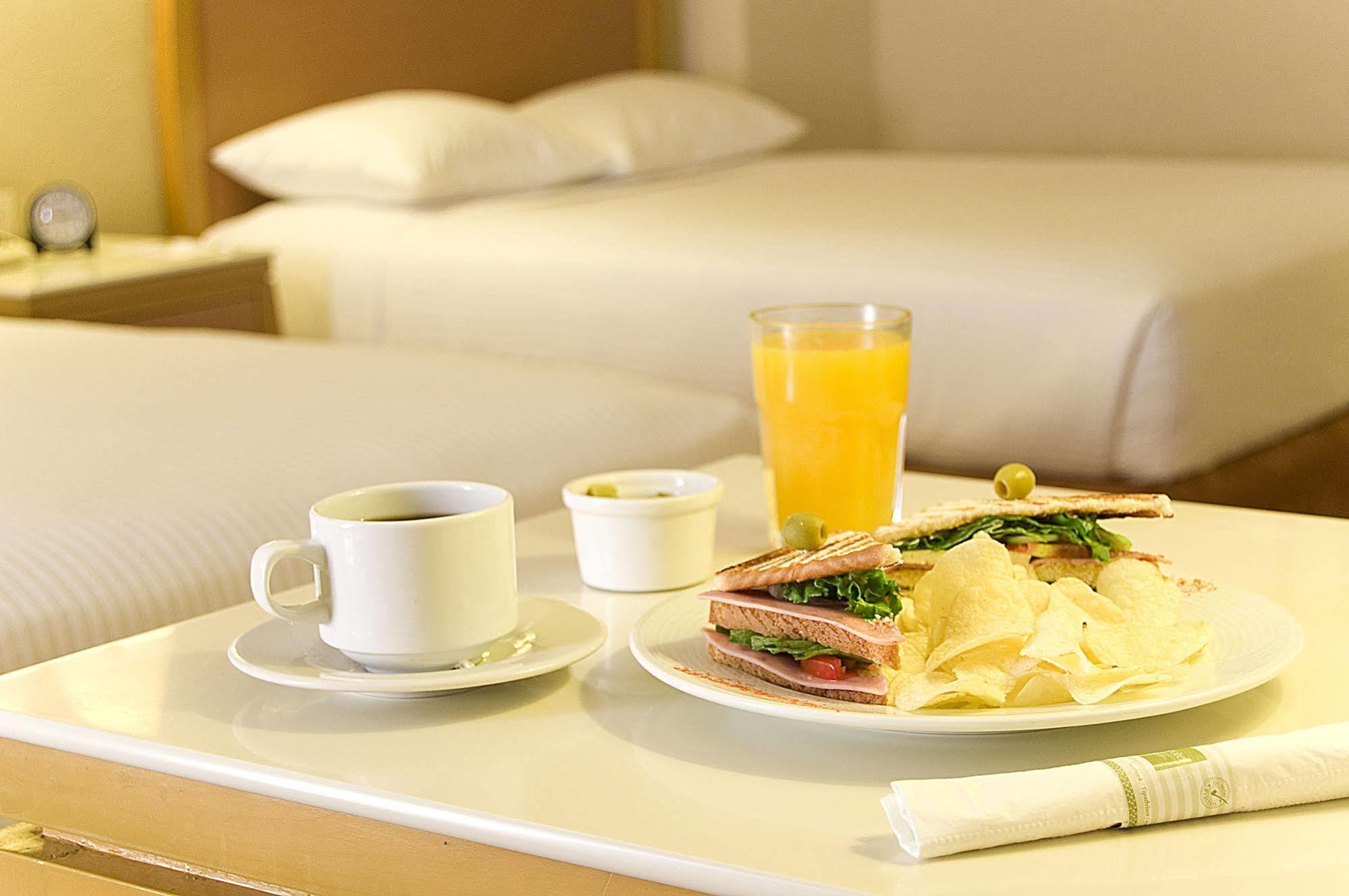 Fato Hotel Керетаро Экстерьер фото